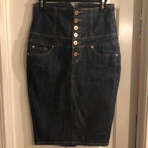 Statement, high waisted pencil denim skirt!